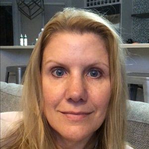 Meet your Posher, Claire